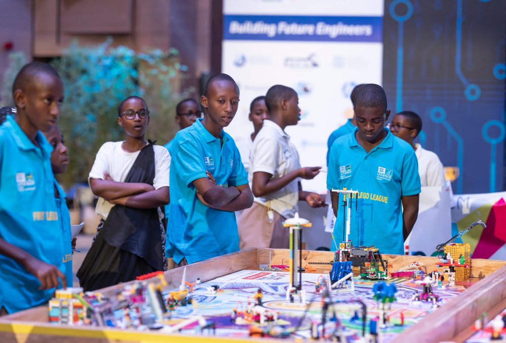 Abanyeshuri bitabiriye amarushanwa kuri AI biyemeje impinduka mu ikoranabuhanga